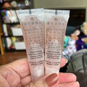 Avant Hyaluronic Velvet Perfecting Sugar Lip Scrub